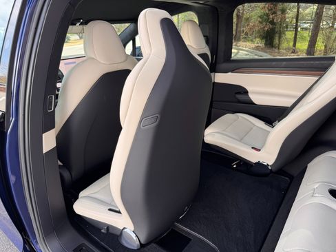 Used 2023 Tesla Model X image 51