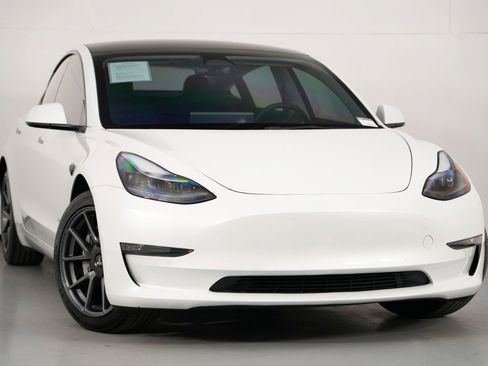 Used 2022 Tesla Model 3 Long Range image 4