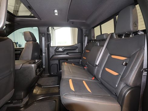 Used 2024 GMC Sierra 1500 AT4 w/ Technology Package AWD/4WD image 27