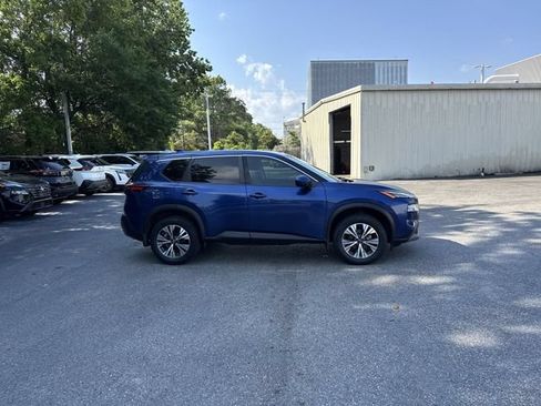 Used 2023 Nissan Rogue SV AWD/4WD image 4