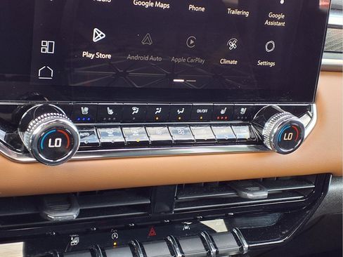 Used 2023 GMC Canyon AT4 w/ AT4 Premium Package image 10