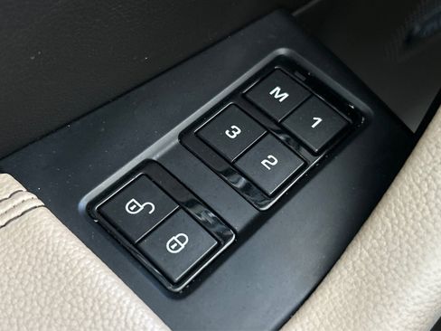 Used 2019 Jaguar F-PACE Prestige image 41