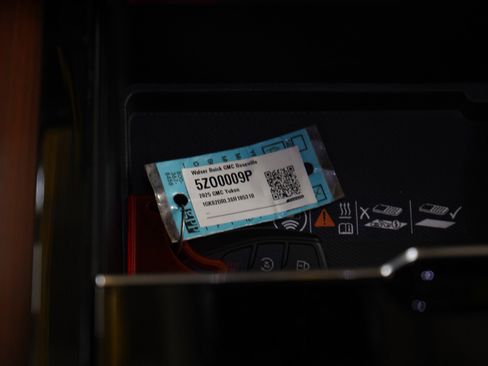 Used 2025 GMC Yukon Denali w/ Denali Reserve Package image 33