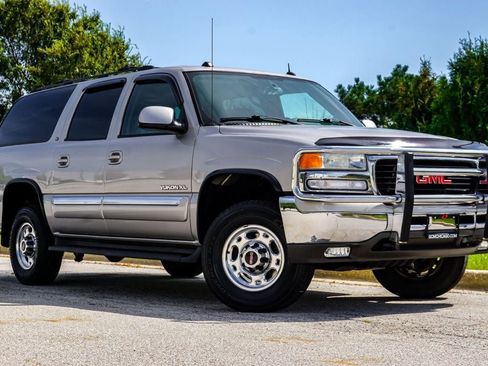 Used 2005 GMC Yukon XL 2500 SLT w/ SLT Preferred Equipment Group image 50
