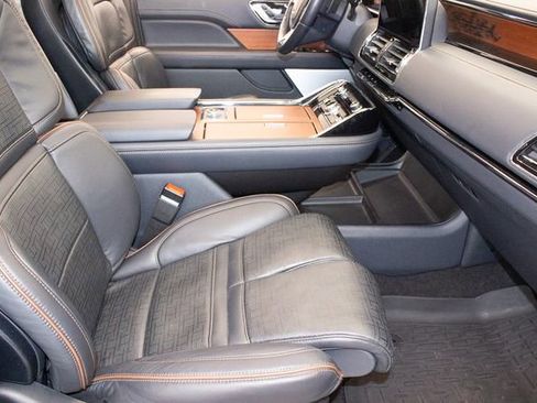 Used 2024 Lincoln Navigator Black Label image 10