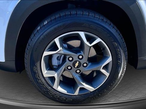 Used 2024 Chevrolet Trax LT image 30