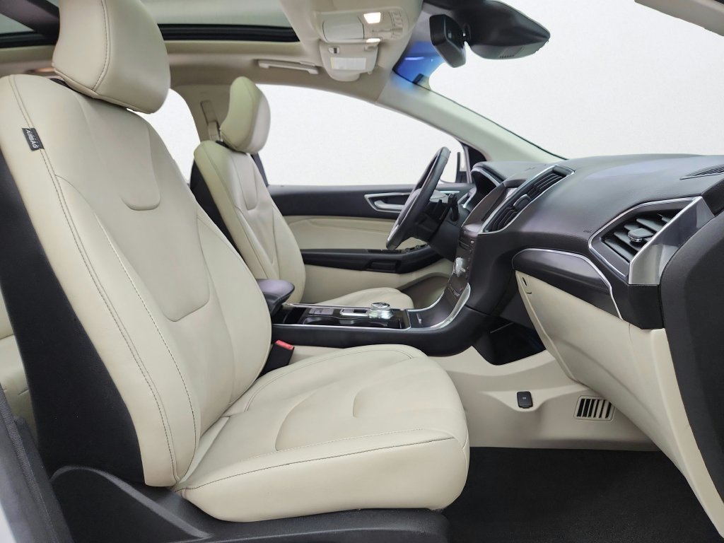 Used 2019 Ford Edge Titanium w/ Cold Weather Package AWD/4WD image 31