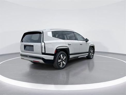 New 2026 Hyundai Ioniq 9 SEL image 8