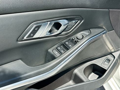 Used 2023 BMW 330i Sedan w/ M Sport Package RWD image 18