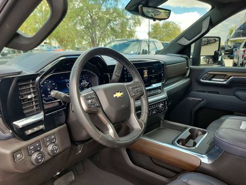 Used 2024 Chevrolet Silverado 2500 High Country w/ Technology Package image 2