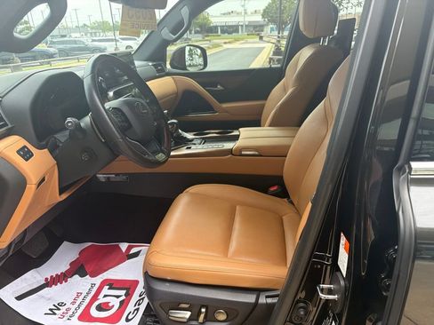 Used 2023 Lexus LX 600 4WD w/ Accessory Package (Z1) image 10