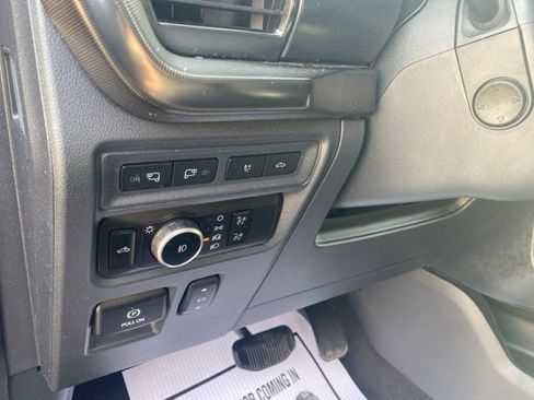 Used 2024 Ford F150 Platinum w/ Equipment Group 702A High image 9