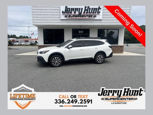Used 2022 Subaru Outback Premium AWD/4WD image 1