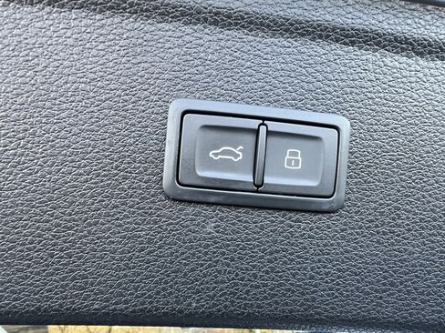 Used 2023 Audi Q5 2.0T Premium w/ Convenience Package image 26