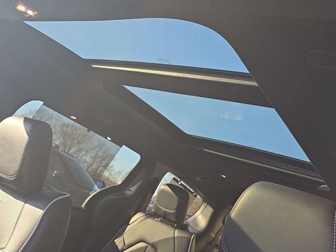 Used 2022 Chrysler Pacifica Limited w/ S Appearance Package image 42