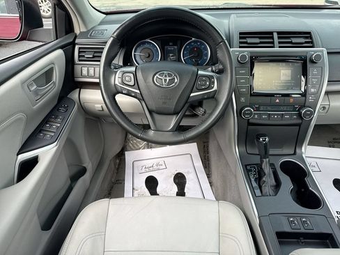 Used 2017 Toyota Camry XLE w/ Moonroof Package FWD image 14