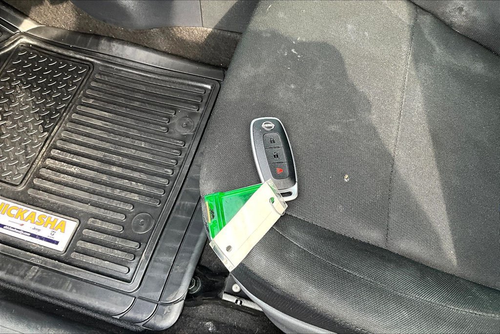 Used 2025 Nissan Kicks Play S FWD image 34