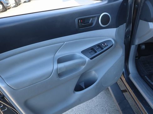 Used 2015 Toyota Tacoma 4x4 Double Cab image 17