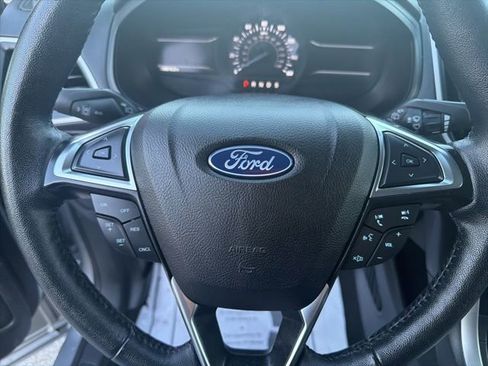 Used 2023 Ford Edge SEL image 10