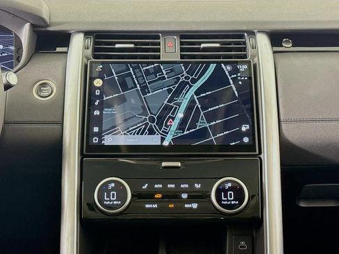 Used 2024 Land Rover Discovery S AWD/4WD image 21