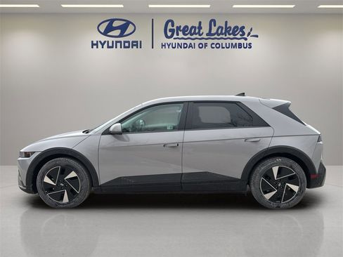 Certified 2025 Hyundai Ioniq 5 SE image 2