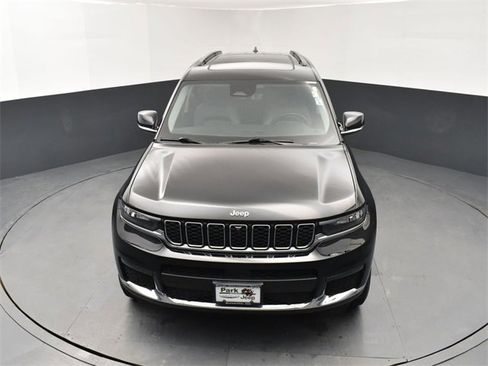 Used 2023 Jeep Grand Cherokee L Limited w/ Luxury Tech Group II image 13