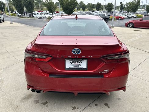 Used 2023 Toyota Camry SE w/ Protection Package (Q2) (TMS) FWD image 8