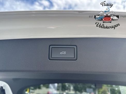 New 2025 Volkswagen Tiguan SE R-Line image 22
