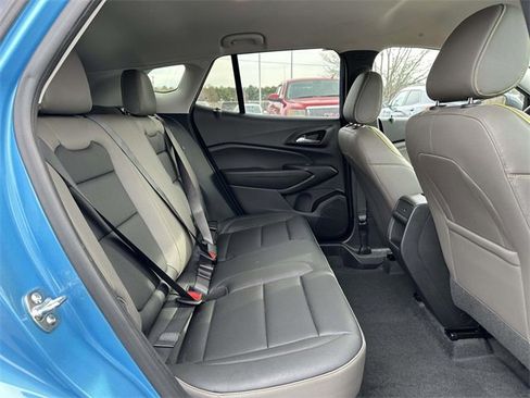 Used 2025 Chevrolet Trax ACTIV w/ Driver Confidence Package image 12