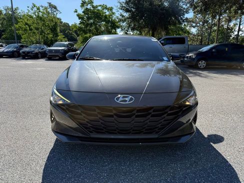 Used 2022 Hyundai Elantra SEL FWD image 2