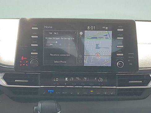 Used 2023 Toyota Sienna Limited FWD image 17