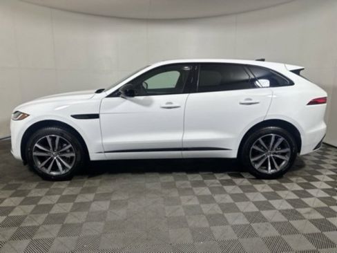 New 2026 Jaguar F-PACE R-Dynamic S image 8