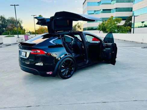 Used 2021 Tesla Model X Long Range image 28