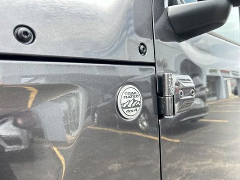 Used 2020 Jeep Wrangler Unlimited Sahara AWD/4WD image 18