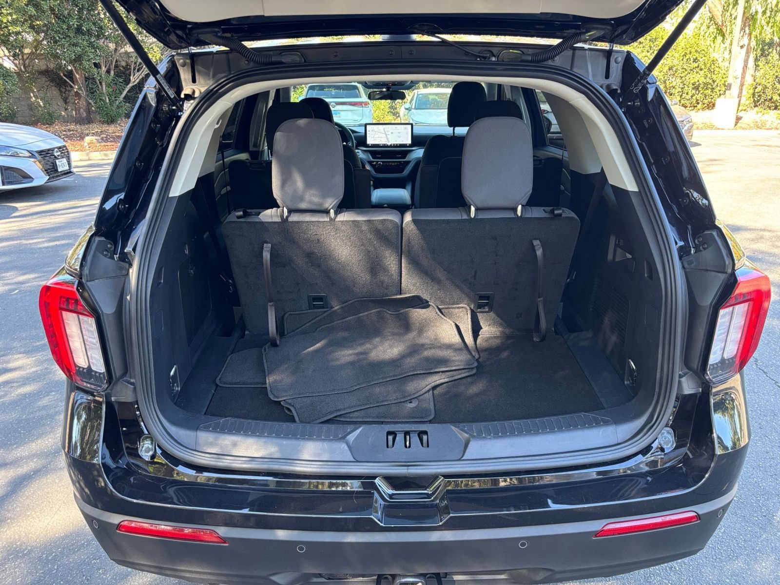 Used 2026 Ford Explorer Active RWD image 32