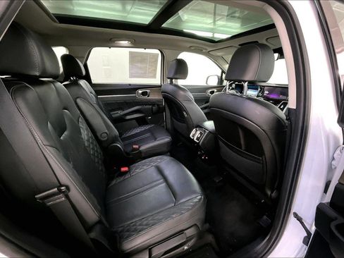 Used 2023 Kia Sorento SX Prestige image 25