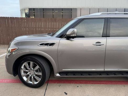 Used 2011 INFINITI QX56 4WD w/ Deluxe Touring Pkg image 4