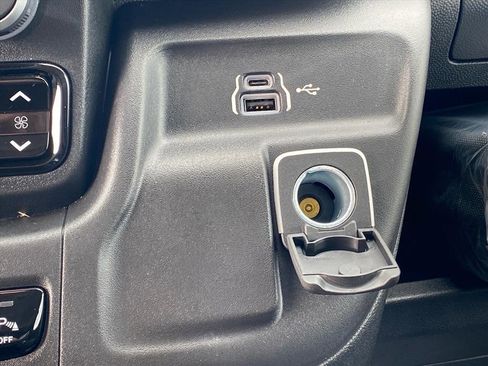 New 2026 RAM ProMaster 1500 w/ Safety Group FWD image 8