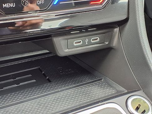 Used 2025 Volkswagen Jetta SE image 14