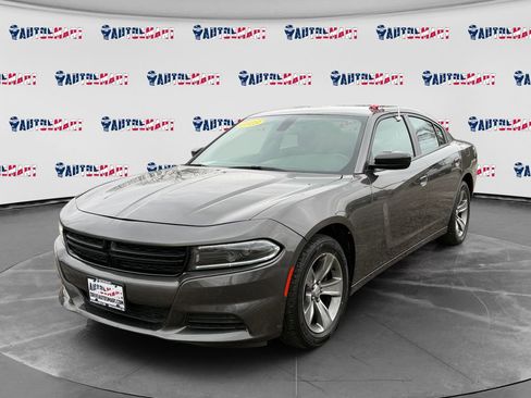 Used 2023 Dodge Charger SXT RWD image 1