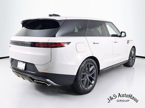 Used 2024 Land Rover Range Rover Sport SE image 7