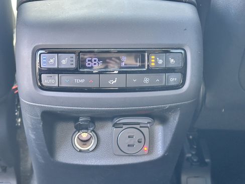 Used 2024 Hyundai Palisade SEL w/ Premium Package AWD/4WD image 12