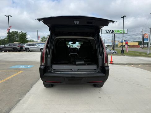 Used 2018 Cadillac Escalade Premium Luxury w/ LPO, Radiant Package AWD/4WD image 13