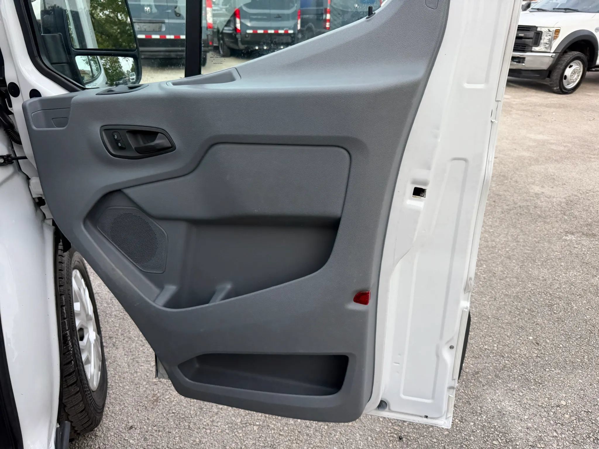Used 2018 Ford Transit 350 XL RWD image 18