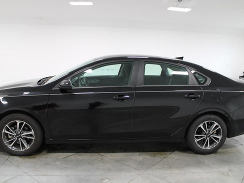 Used 2024 Kia Forte LXS FWD image 6