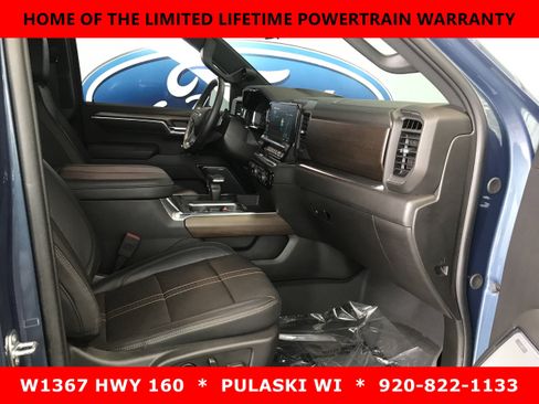 Used 2024 Chevrolet Silverado 1500 High Country w/ High Country Premium Package AWD/4WD image 5