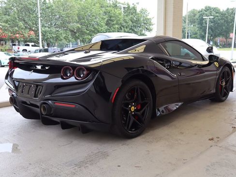 Used 2023 Ferrari F8 Tributo RWD image 4