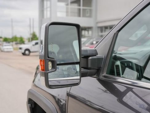Used 2016 GMC Sierra 2500 Denali w/ Duramax Plus Package AWD/4WD image 16
