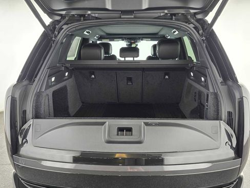 New 2025 Land Rover Range Rover SE image 13
