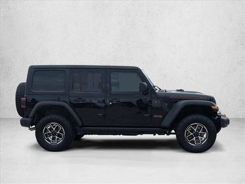 Used 2025 Jeep Wrangler Unlimited Rubicon AWD/4WD image 4